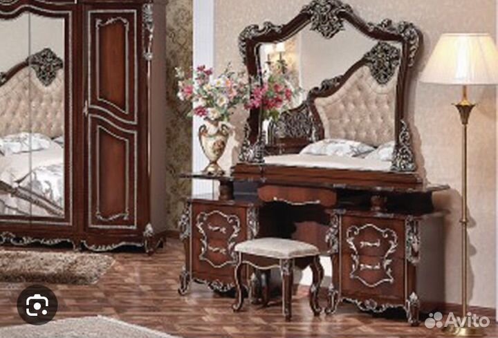 Спальный гарнитур