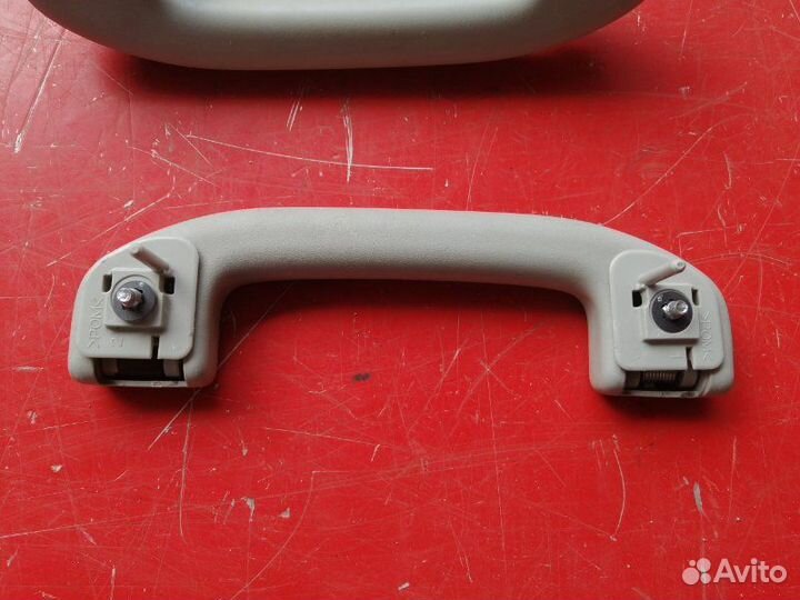 Ручка внутренняя потолочная Nissan Almera G15