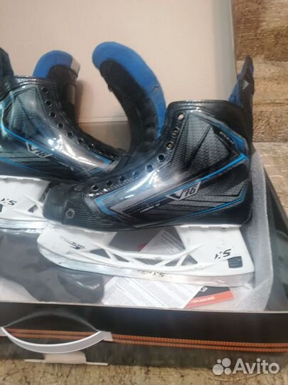 Коньки хоккейные