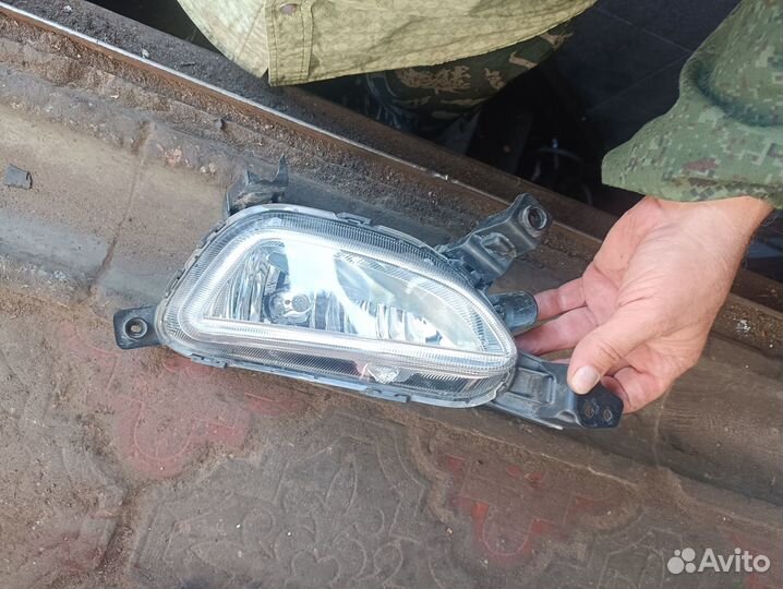 Фара противотуманная правая Hyundai Tucson 3 92202