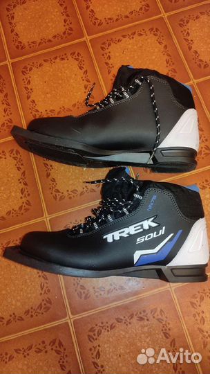 Лыжные ботинки