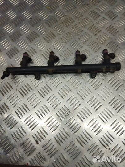 Топливная рампа Renault Megane 2 K4M 2002-2009