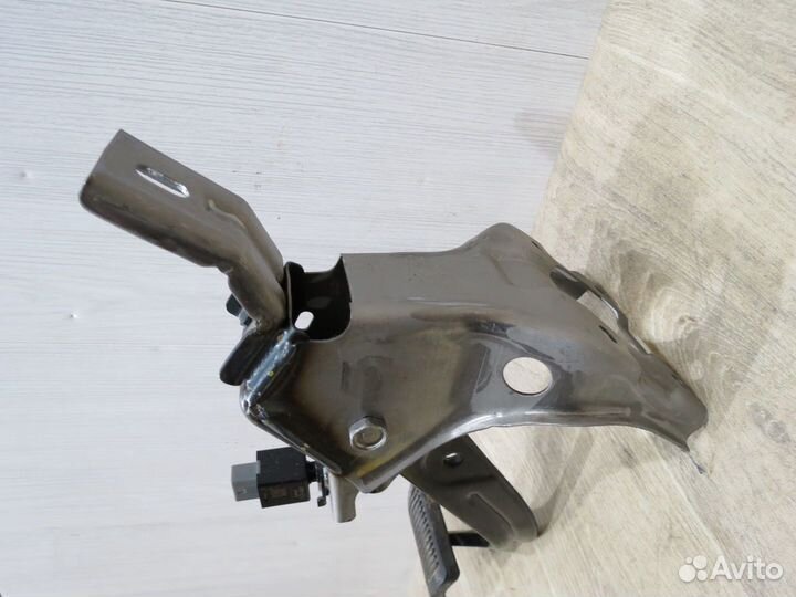 Педаль тормоза Hyundai Solaris 2