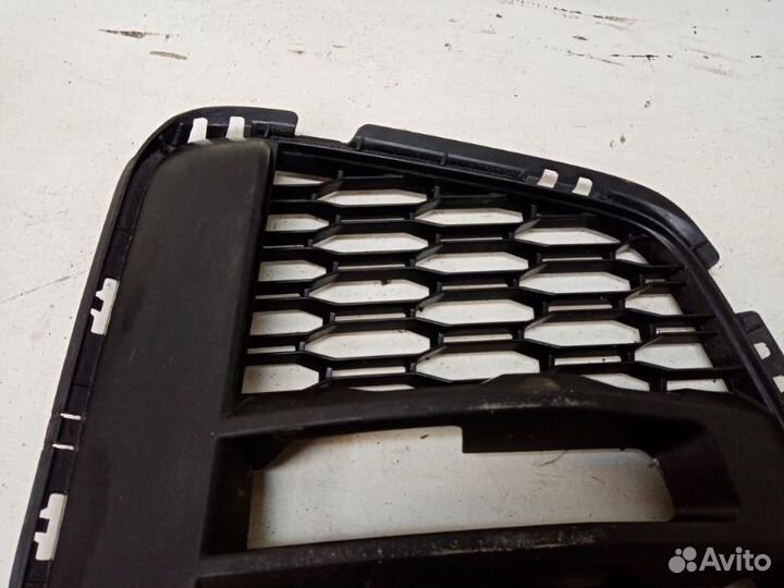 Решетка бампера передняя правая Bmw X1 F48 2018