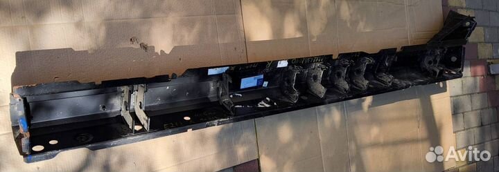 Кронштейн внутренней накладки порога Mercedes E-class