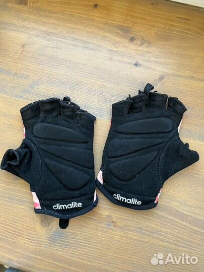 Спортивные перчатки adidas s