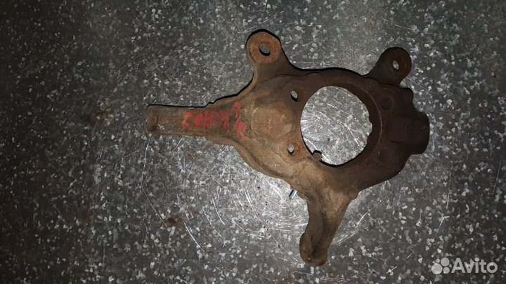 Кулак поворотный передний правый Nissan Sentra B17