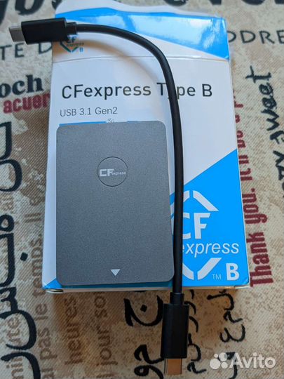 Card reader cfexpress type b