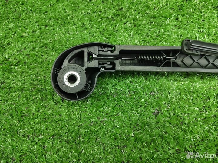 Поводок заднего стеклоочистителя Audi A3 8V VAG