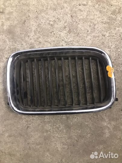 Решётка радиатора правая BMW E38 (5085)