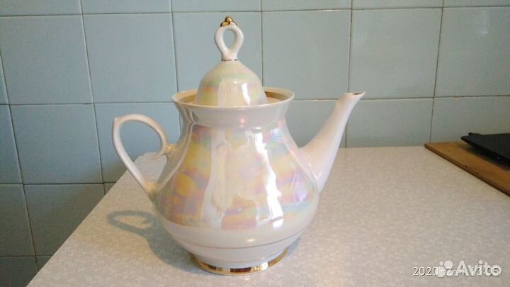 Чайник фарфоровый