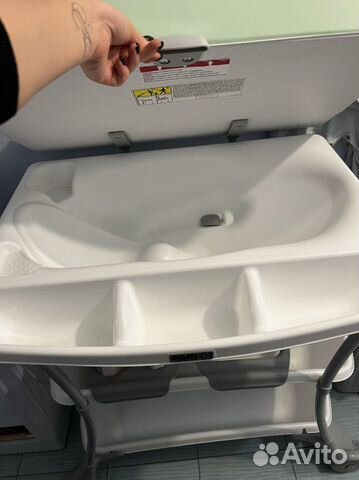 Детская ванночка с пеленальным столиком