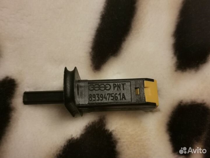 Концевик двери audi 80 В3