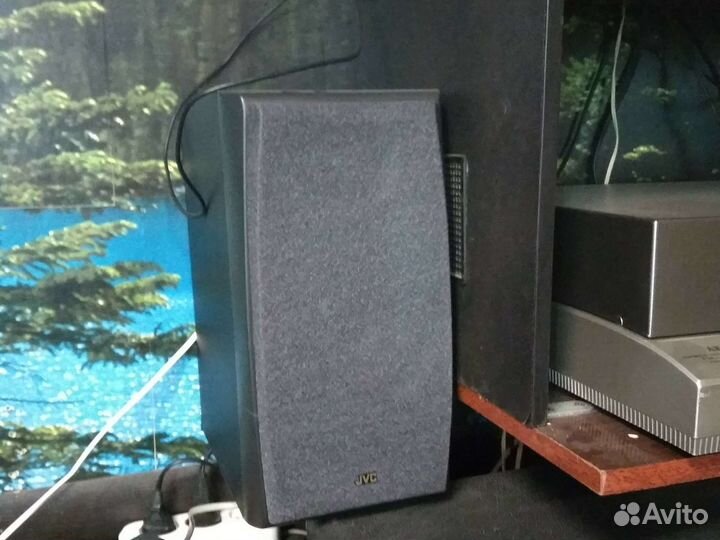 Катушечный магнитофон и колонки