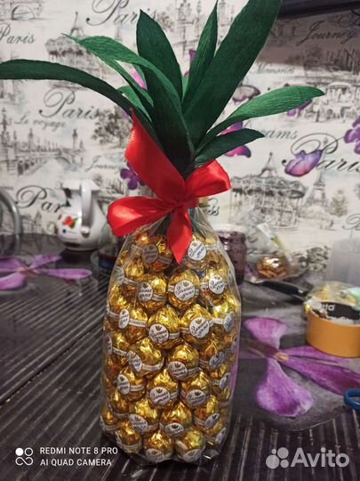 Ананас из конфет