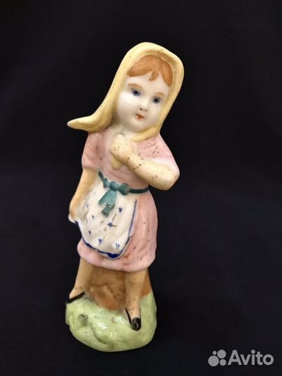 Играющая девочка.Частные Заводы Гжели.Старина