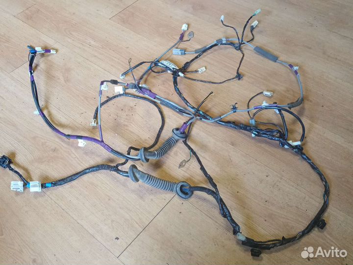 Проводка крышки багажника Субару Трибека рестайл