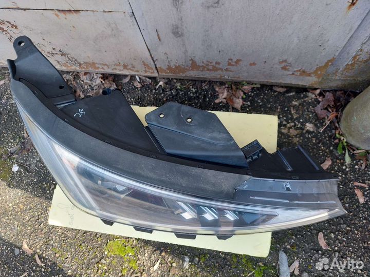 Фара LED Hyundai Elantra AD