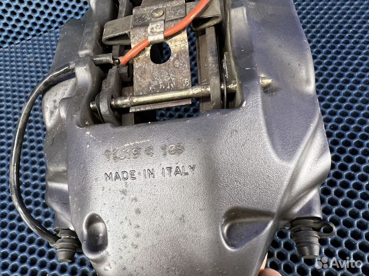 Суппорт передний правый Touareg NF FL 4х поршневой