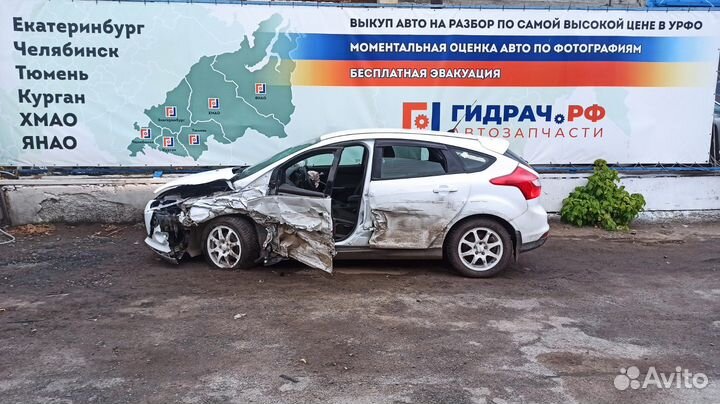Стекло двери передней правой Ford Focus 3 BM51A214