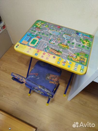 Детский столик