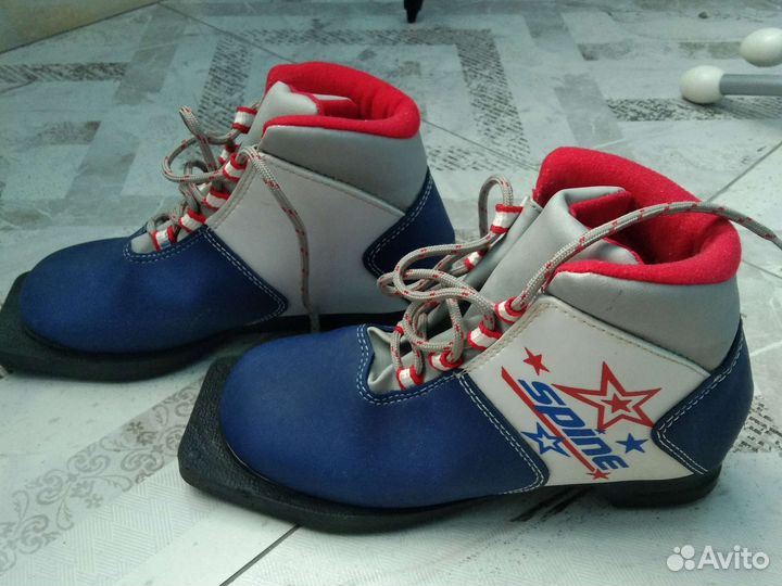 Лыжные ботинки