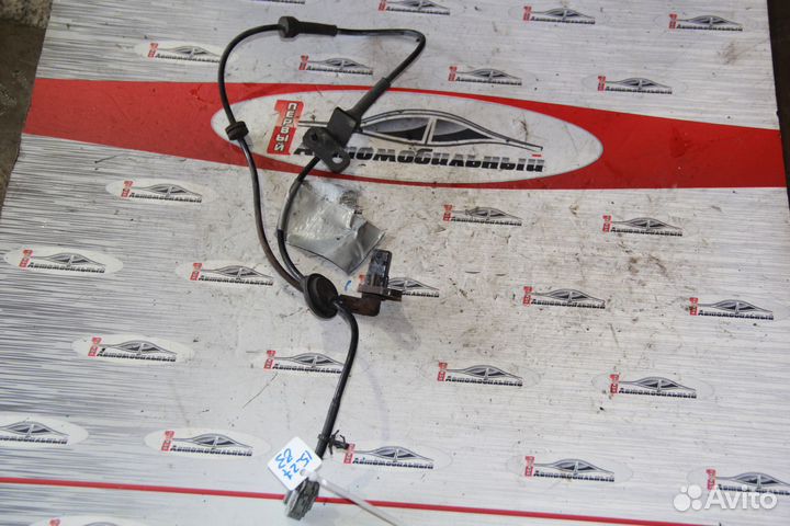 Датчик ABS перед право c Nissan Wingroad WFY11 QG1