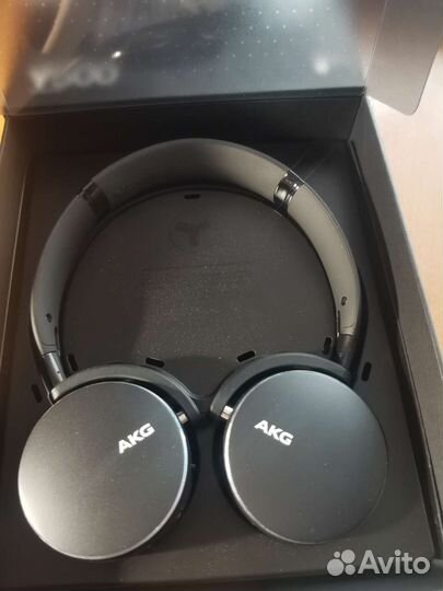 Беспроводные наушники AKG Y500