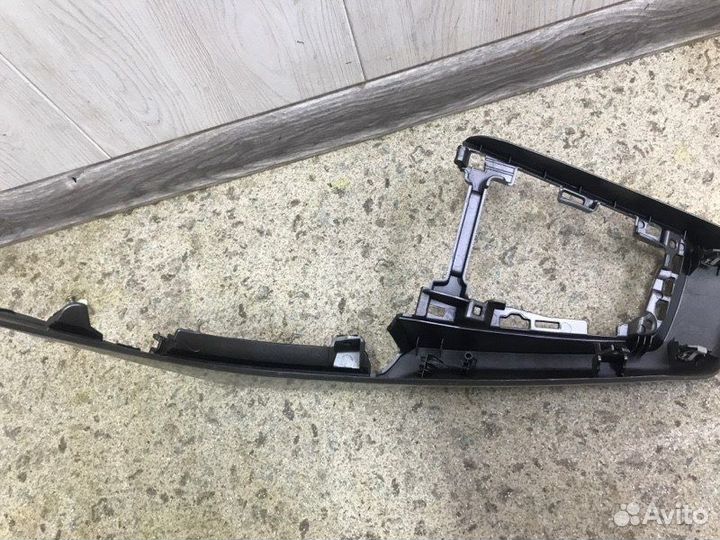 Накладка декоративная Ford Focus седан iqdb