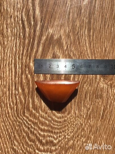 Янтарная брошь крупная