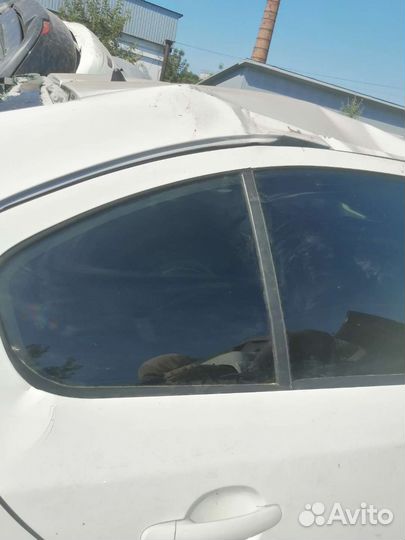 Задняя правая форточка Skoda Octavia A5 2008-2013