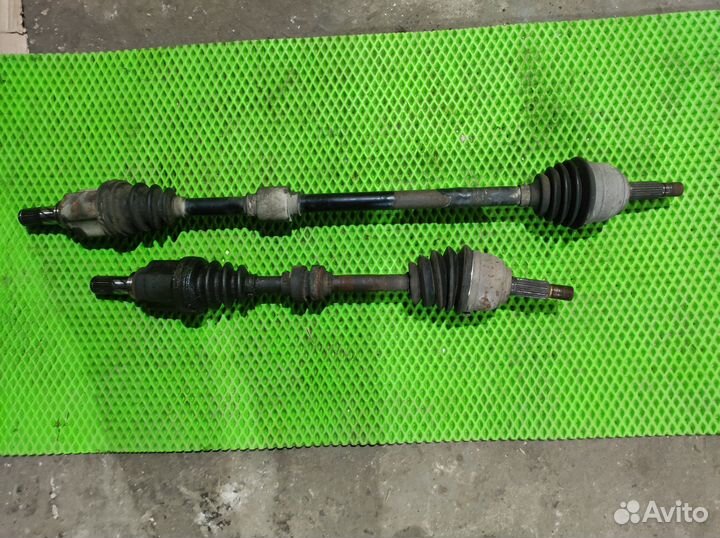 Привод передний левый правый Nissan Note (E11)