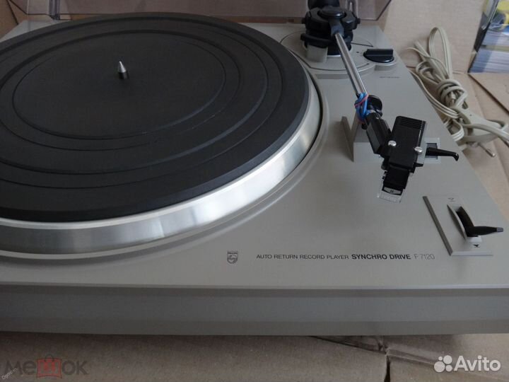 Проигрыватель винила «Philips» F7120
