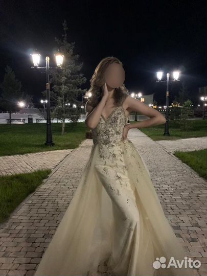 Вечернее платье