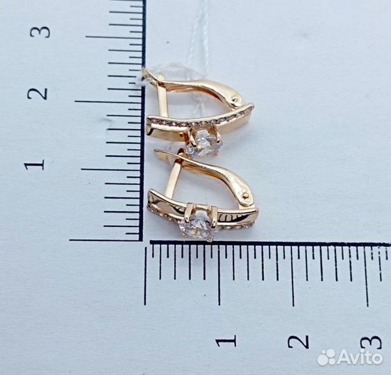 Золотые серьги с фианитом