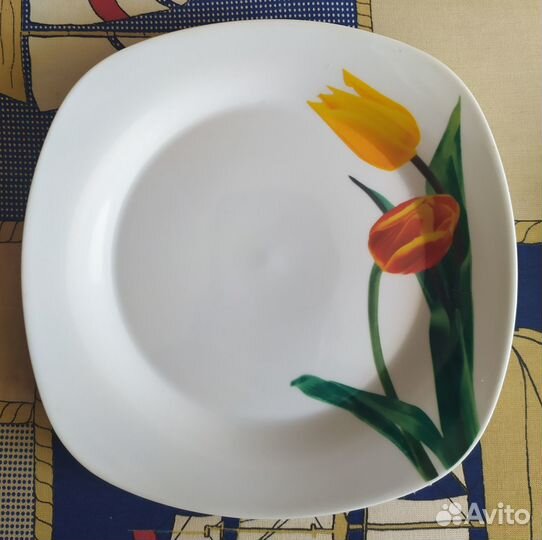Тарелка сервировочная