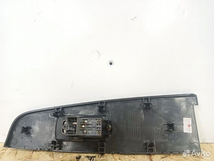 Клавиша стеклоподъемника правая Ssangyong Kyron 1