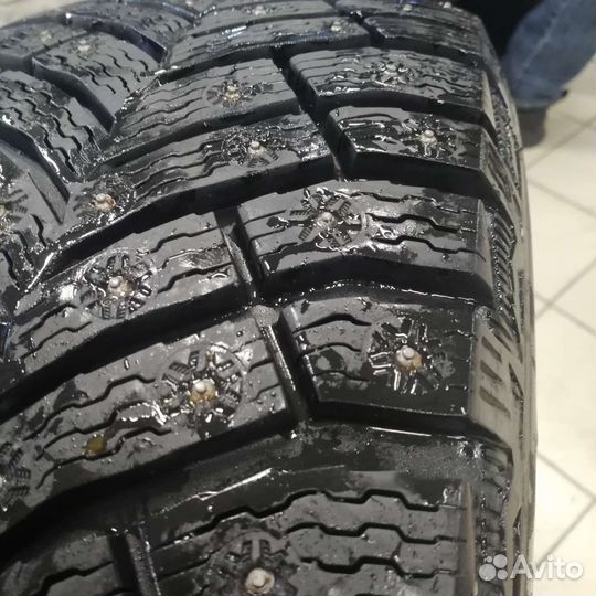 Michelin X-Ice North 4 195/65 R15 94T