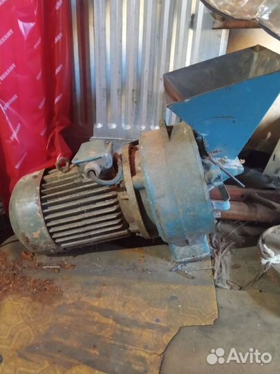 Крупорушка зернодробилка