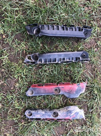 Кронштейны бамперов toyota yaris scp90