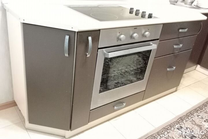 Кухня со встройкой панель электричкская и духовой