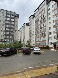 2-к. квартира, 65 м², 6/10 эт.