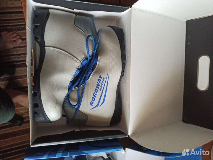 Лыжные ботинки