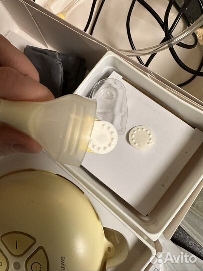 Молокоотсос medela электрический новый