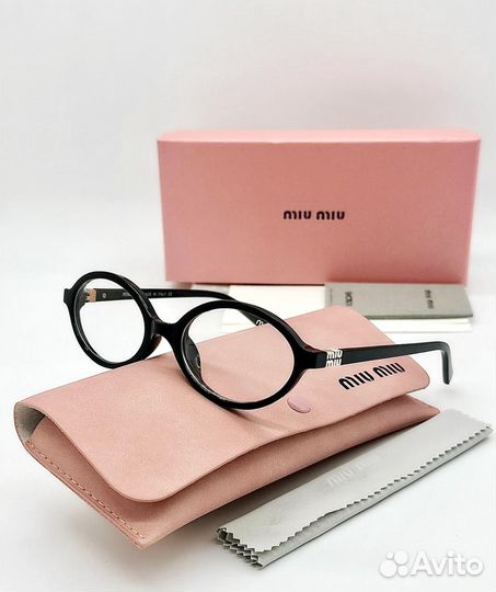 Солнцезащитные очки miu miu