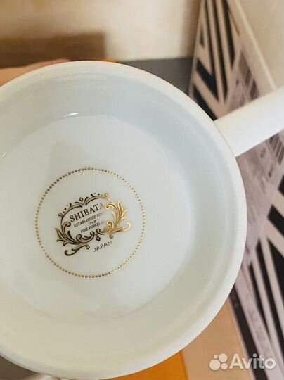 Чайник и чашки