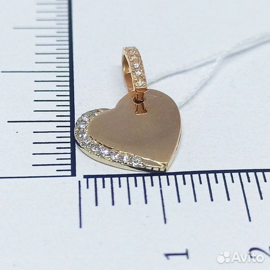 Золотая подвеска с камнем