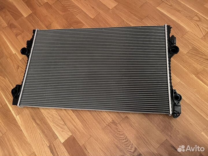 Porsche Panamera 970 Радиатор охлаждения двигателя
