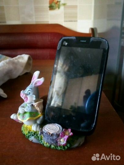 Подставка под сотовый телефон