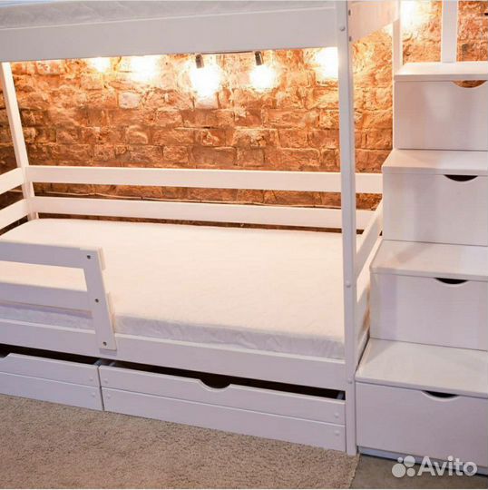 Кровать детская двухьярусная в наличии с ком